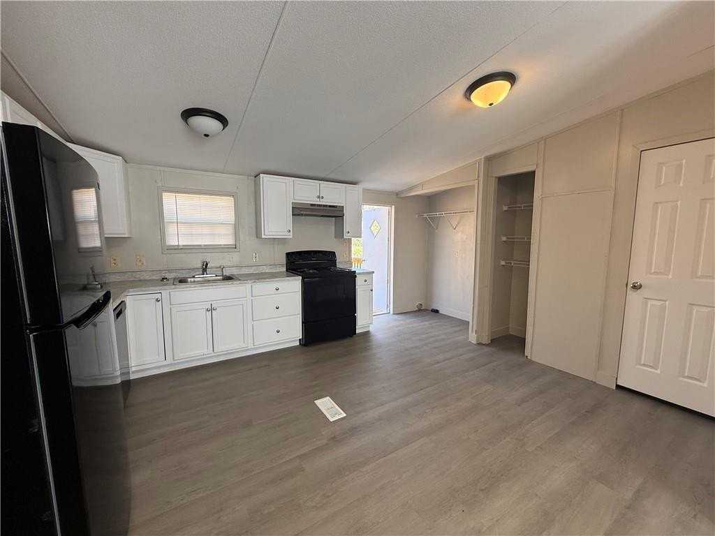 129 Dorsey Rd - Photo 4 of 12