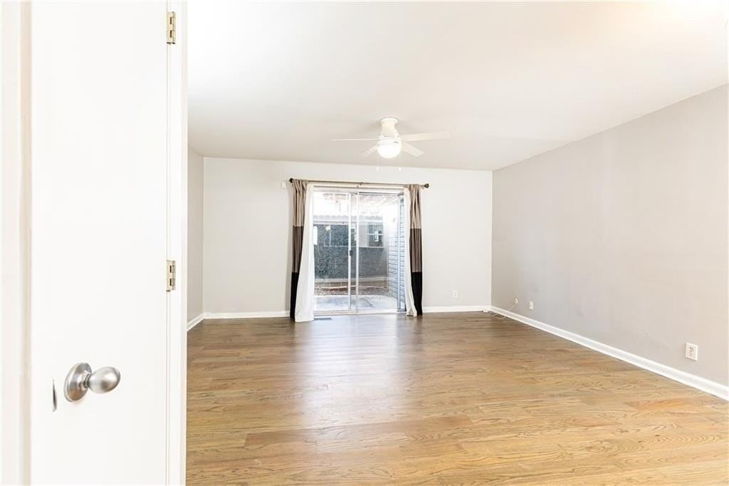 3501 Roswell Rd Ne Apt 302 - Photo 4 of 14