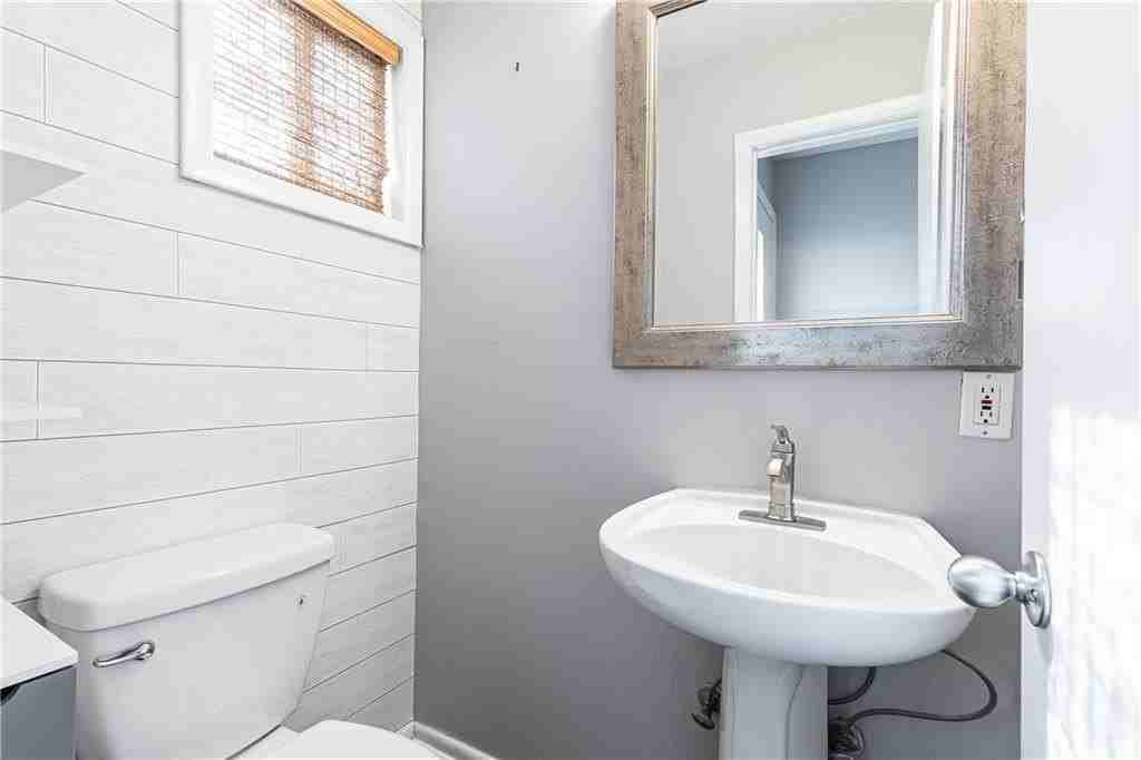 3501 Roswell Rd Ne Apt 302 - Photo 6 of 14