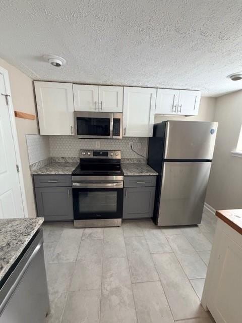 1923 Thompson Ave Unit 2 - Photo 4 of 11