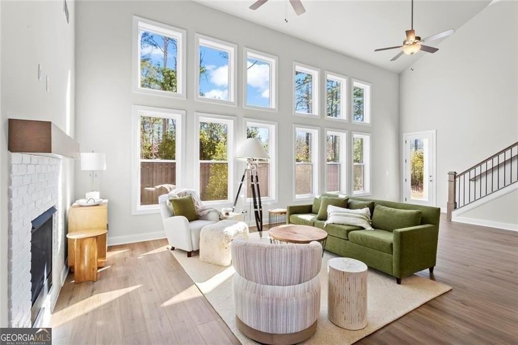 491 Pearl St - Photo 3 of 19