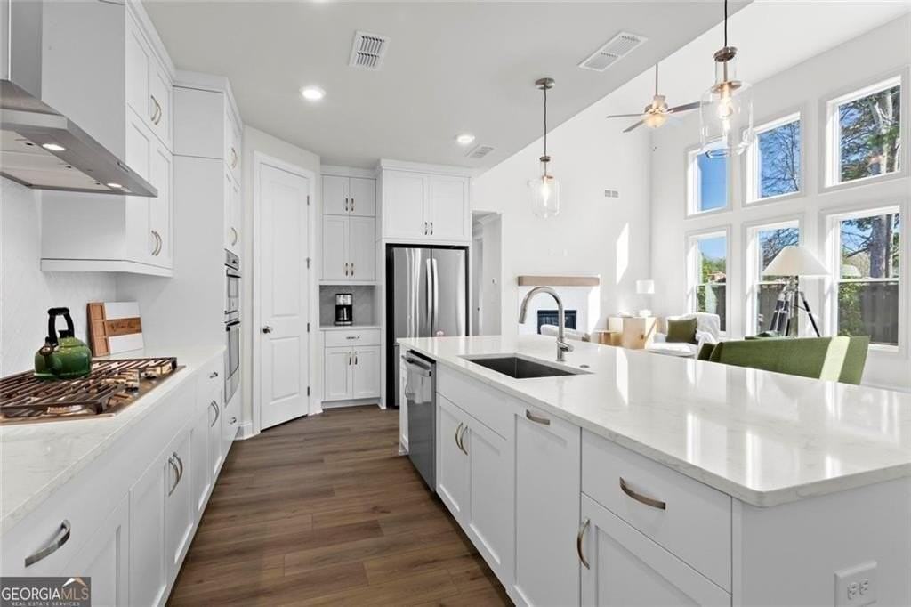 491 Pearl St - Photo 5 of 19