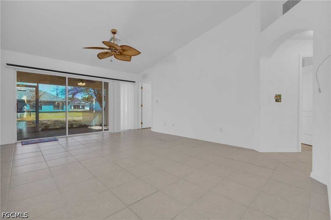 2610 40th St W - Photo 7 of 23