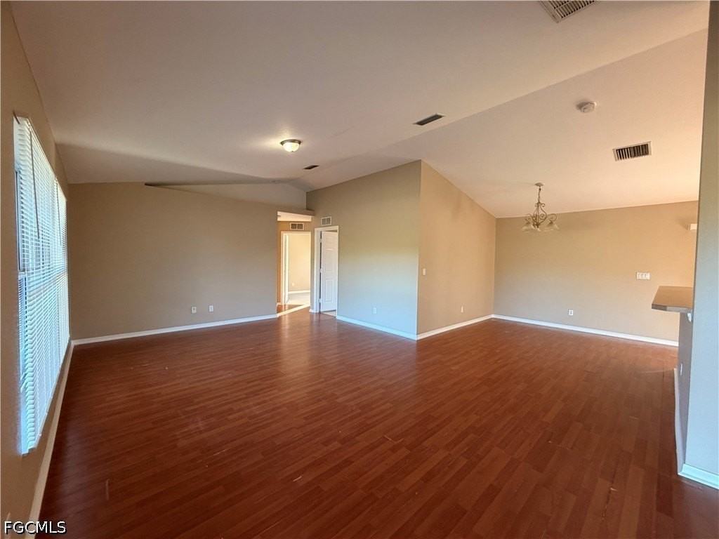 1040 Grant Blvd - Photo 4 of 31