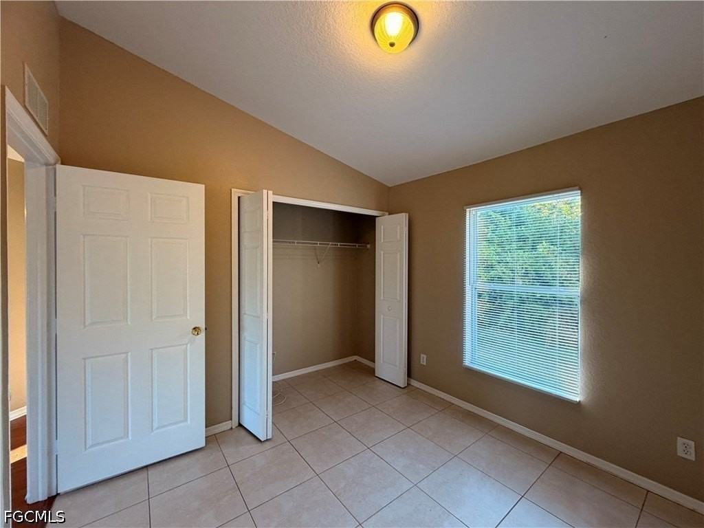 1040 Grant Blvd - Photo 6 of 31