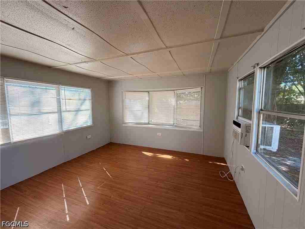 8028 Breeze Dr - Photo 2 of 6