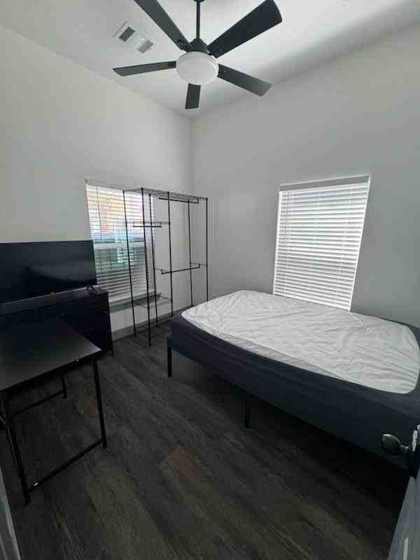 Chapman St - Photo 4 of 5