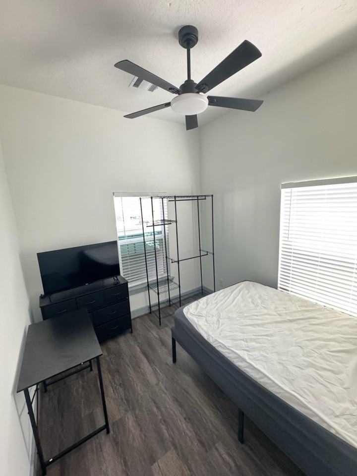 Chapman St - Photo 5 of 5