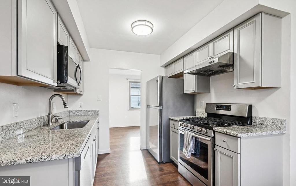 715 Cooper Landing Rd - Photo 3 of 19