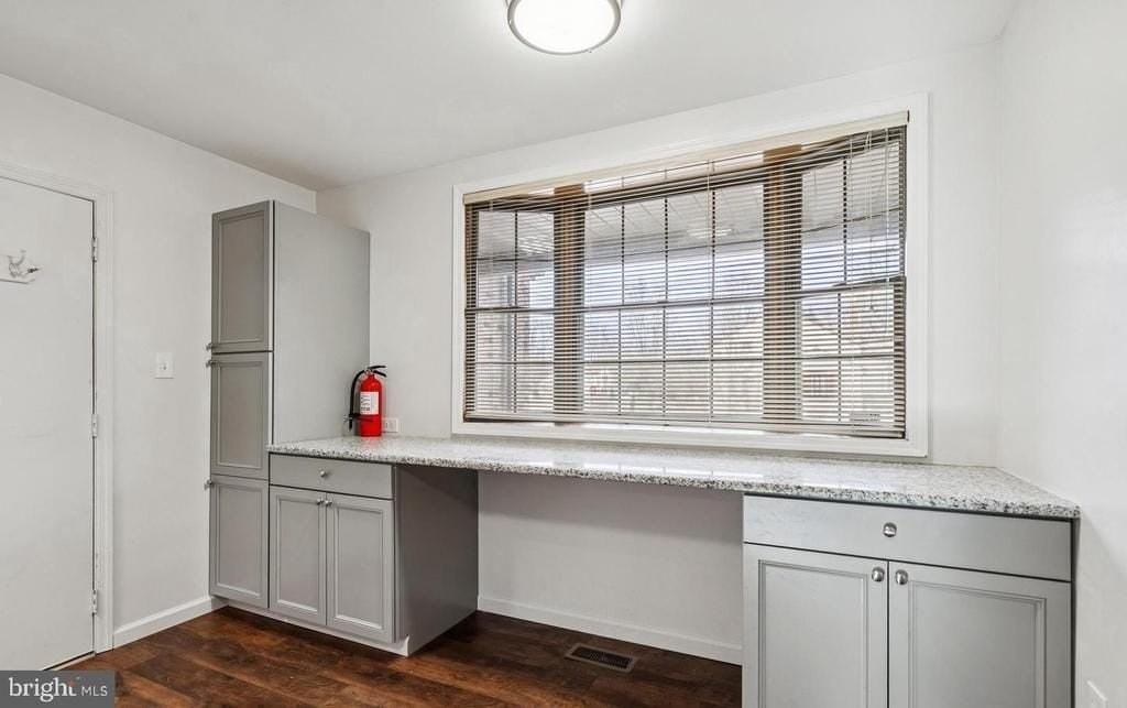 715 Cooper Landing Rd - Photo 5 of 19