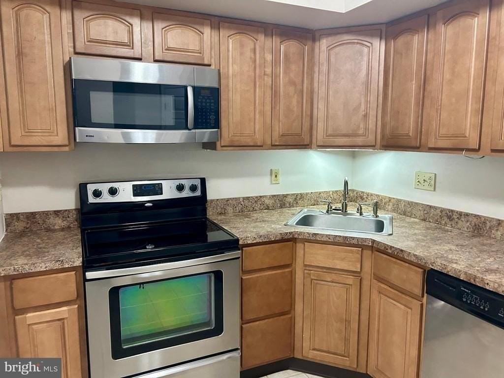 1905 N Glen Dr #1905 - Photo 2 of 18