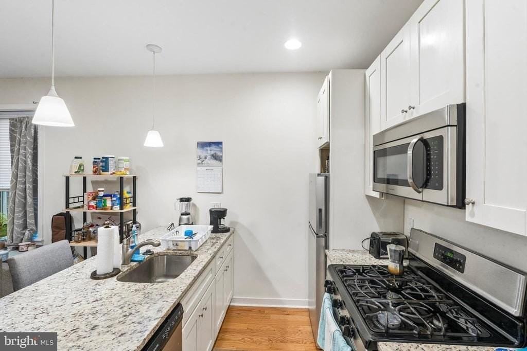 925 N 20th St #2R - Photo 5 of 14