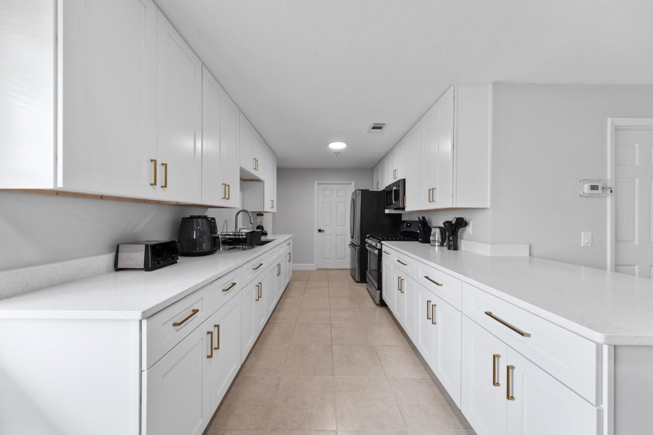 Key Largo Dr W - Photo 5 of 50