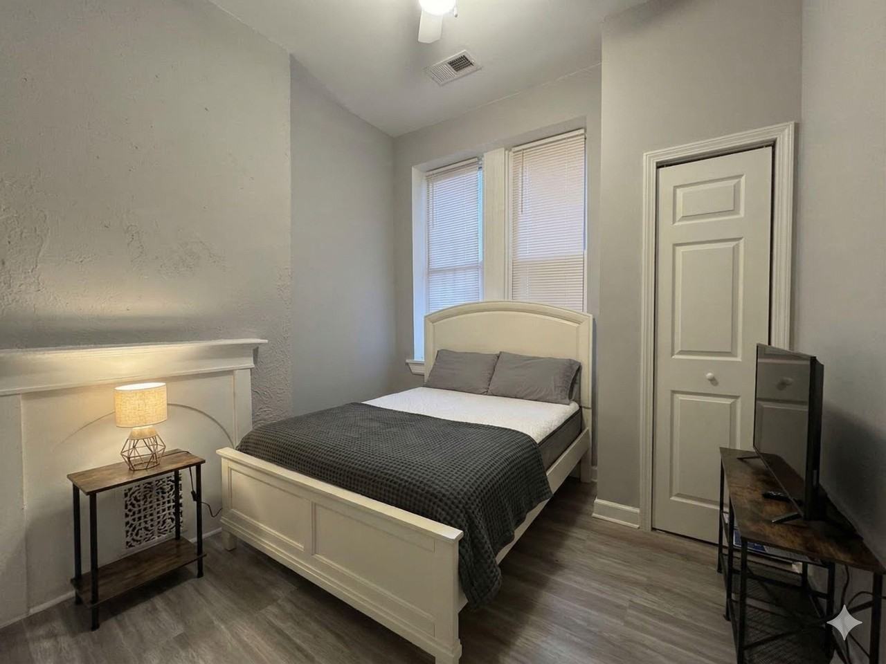 Edmondson Ave - Photo 3 of 4