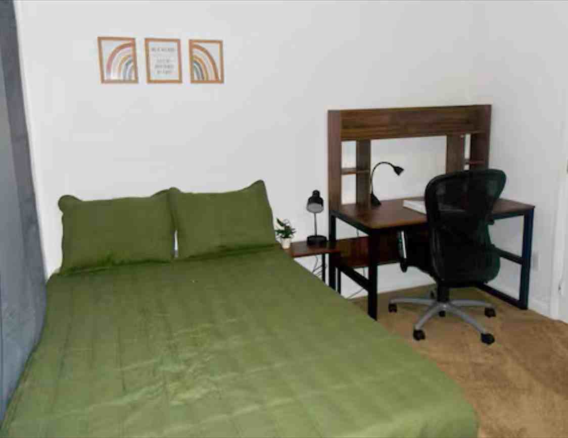 University Ct - Photo 7 of 17