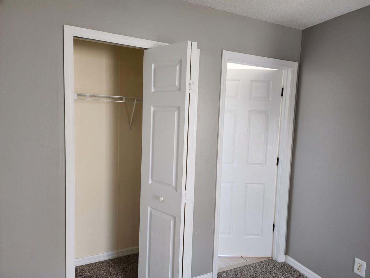 Viola Dr - Photo 4 of 5