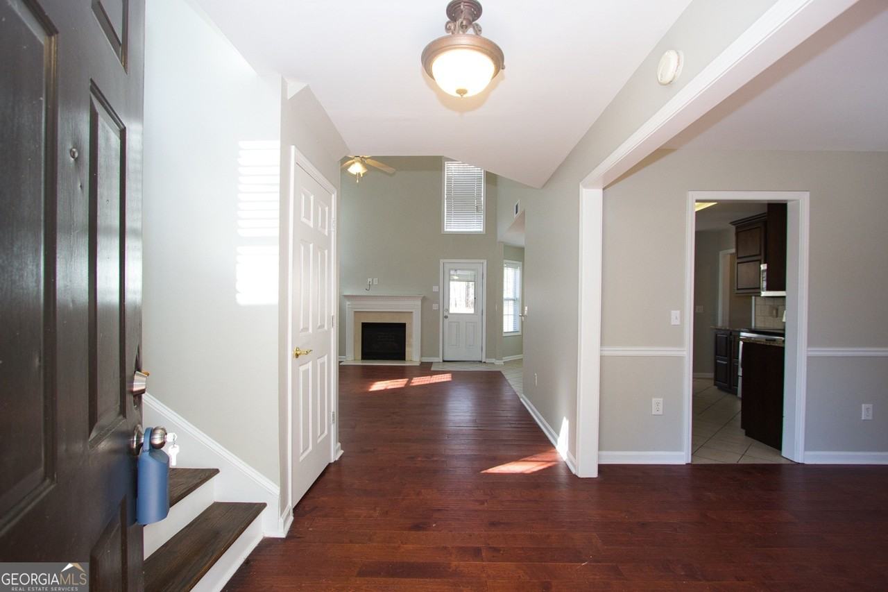 585 Chapel Walk Ln - Photo 2 of 40