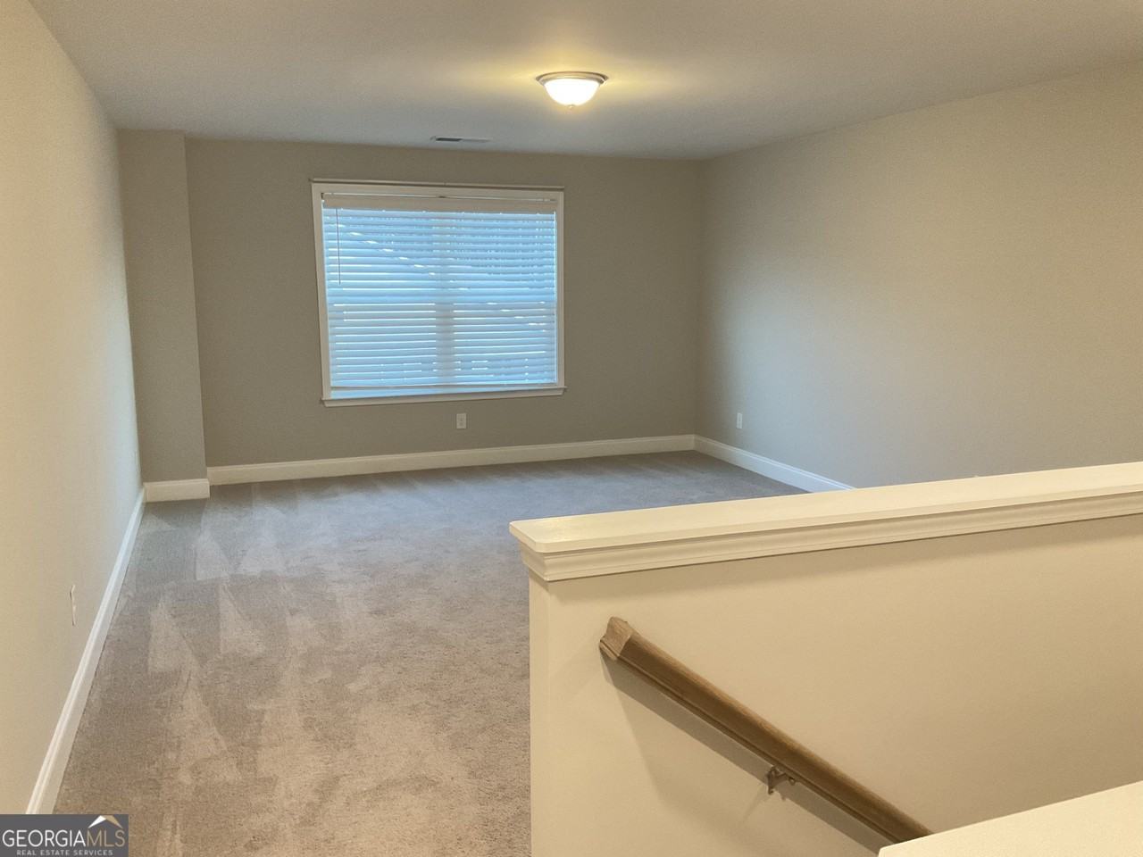 240 Hollis St - Photo 6 of 23