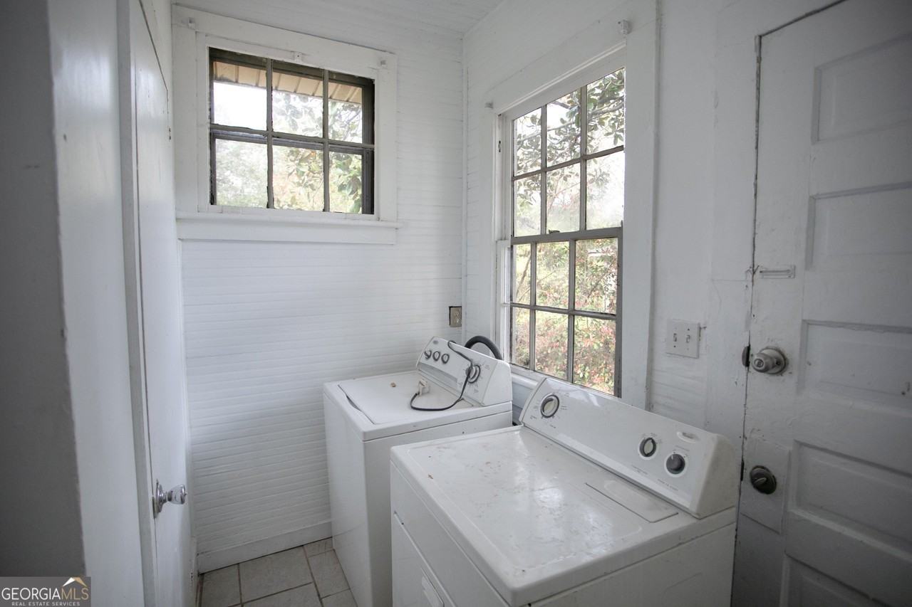 402 Boulevard St - Photo 2 of 13