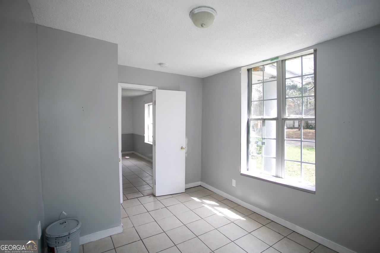 402 Boulevard St - Photo 5 of 13