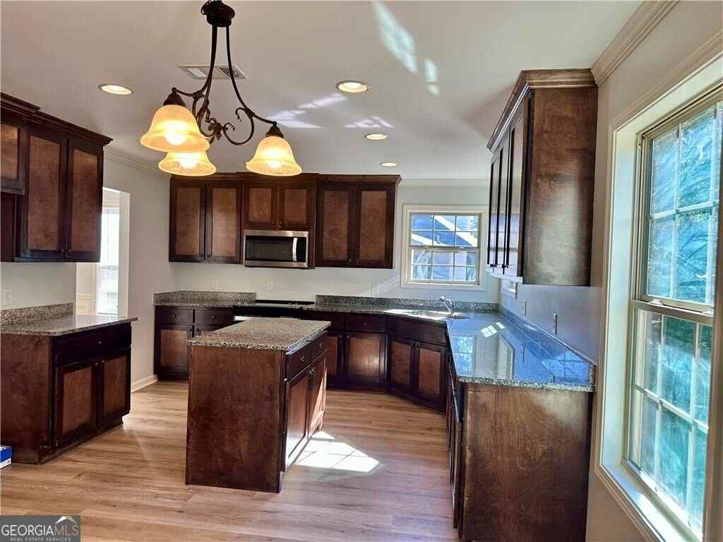 712 Pinnacle Dr - Photo 6 of 14