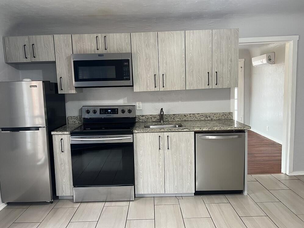 2618 Idalia Ave Unit A - Photo 3 of 21