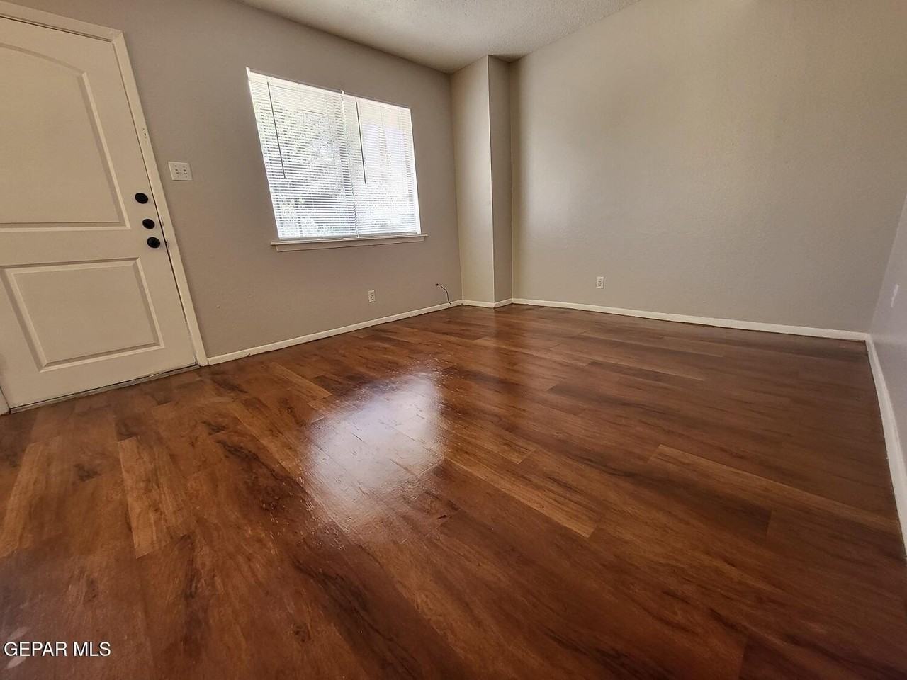 5209 Carousel Dr #6 - Photo 2 of 10