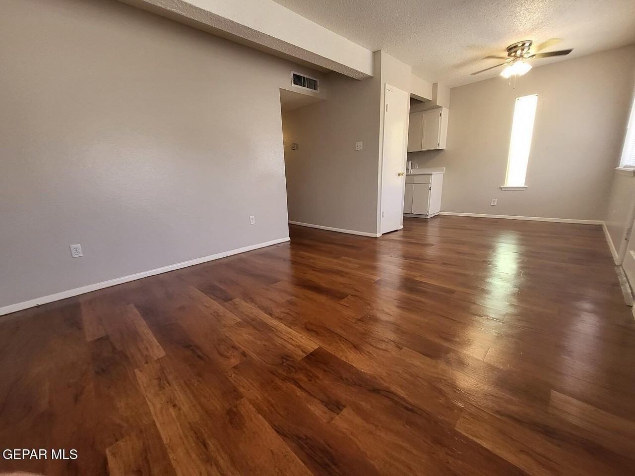 5209 Carousel Dr #6 - Photo 4 of 10