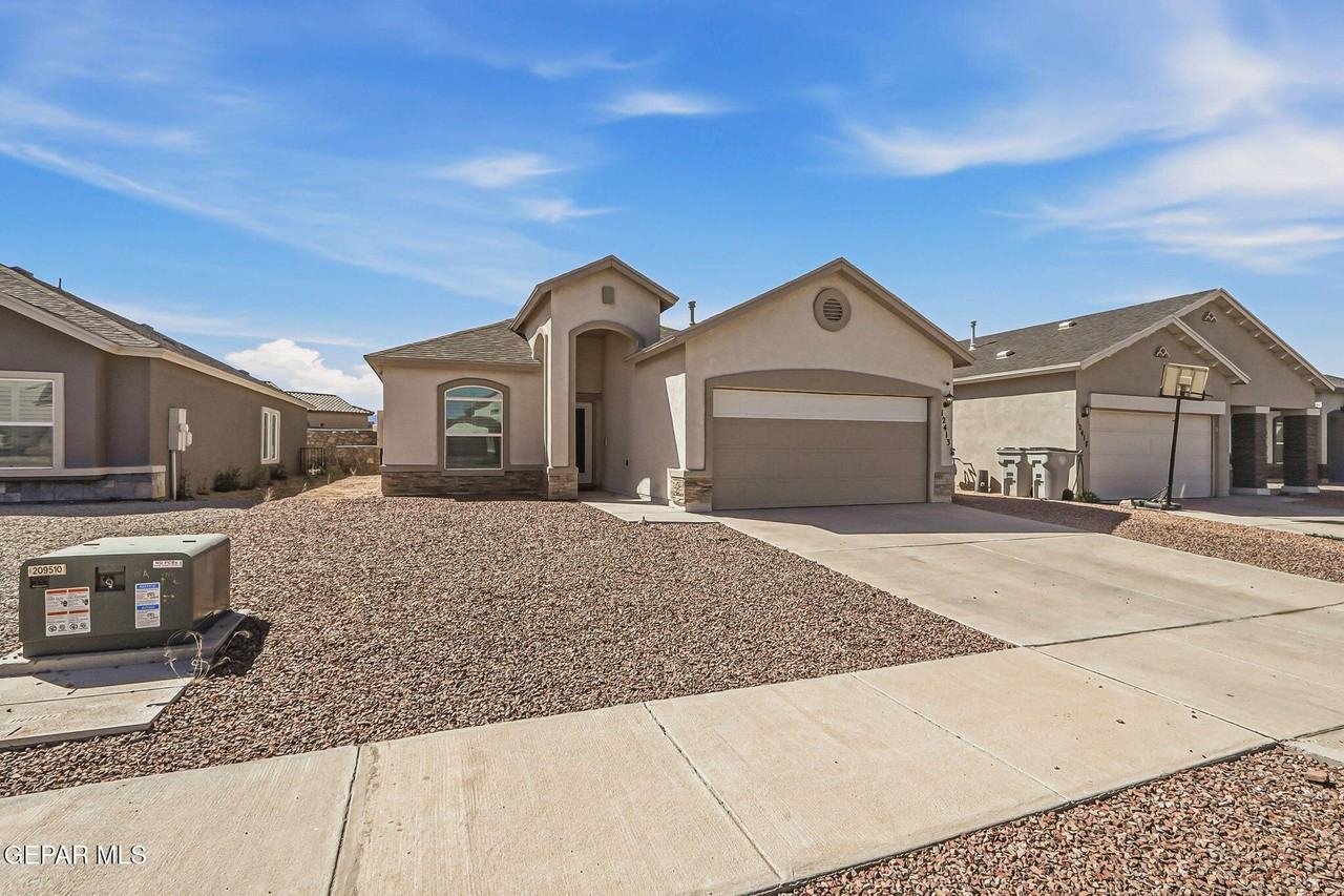 12413 Oconnor Dr - Photo 3 of 37