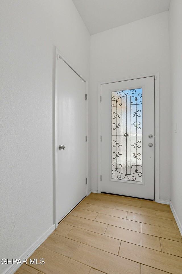 12413 Oconnor Dr - Photo 4 of 37