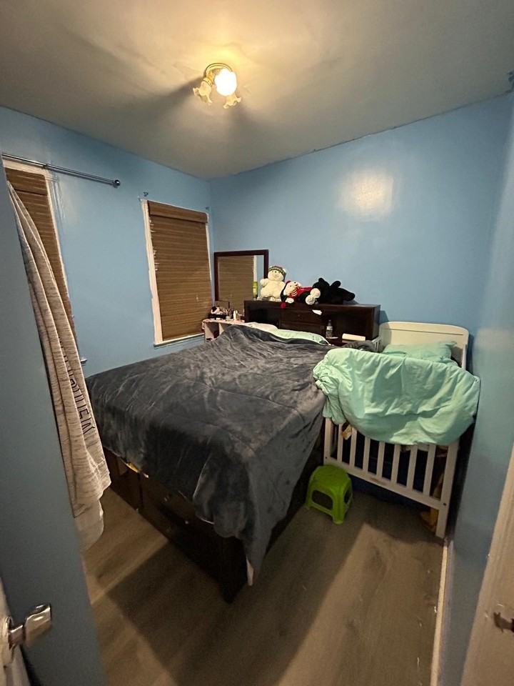 140 Sterling Ave #1 - Photo 7 of 14