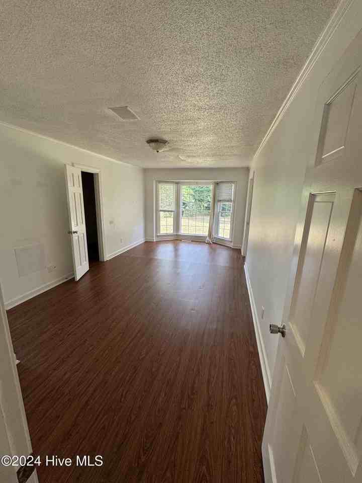 110 Hardee St - Photo 4 of 18