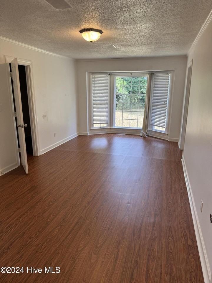 110 Hardee St - Photo 7 of 18