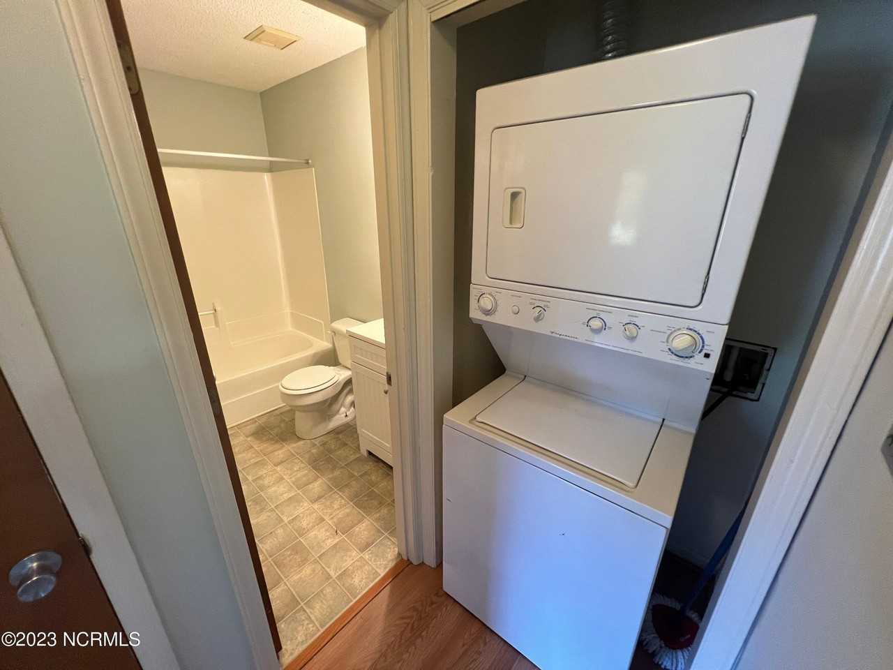 3625 Saint Johns Ct Unit 25b - Photo 5 of 17