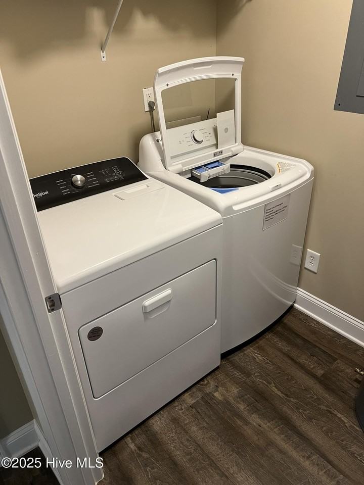 3030 Marsh Winds Cir #302 - Photo 7 of 32