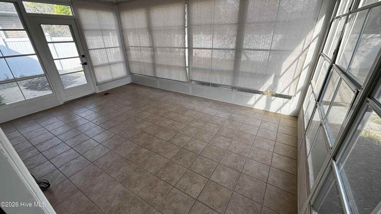 3948 Ashcroft Dr - Photo 7 of 28