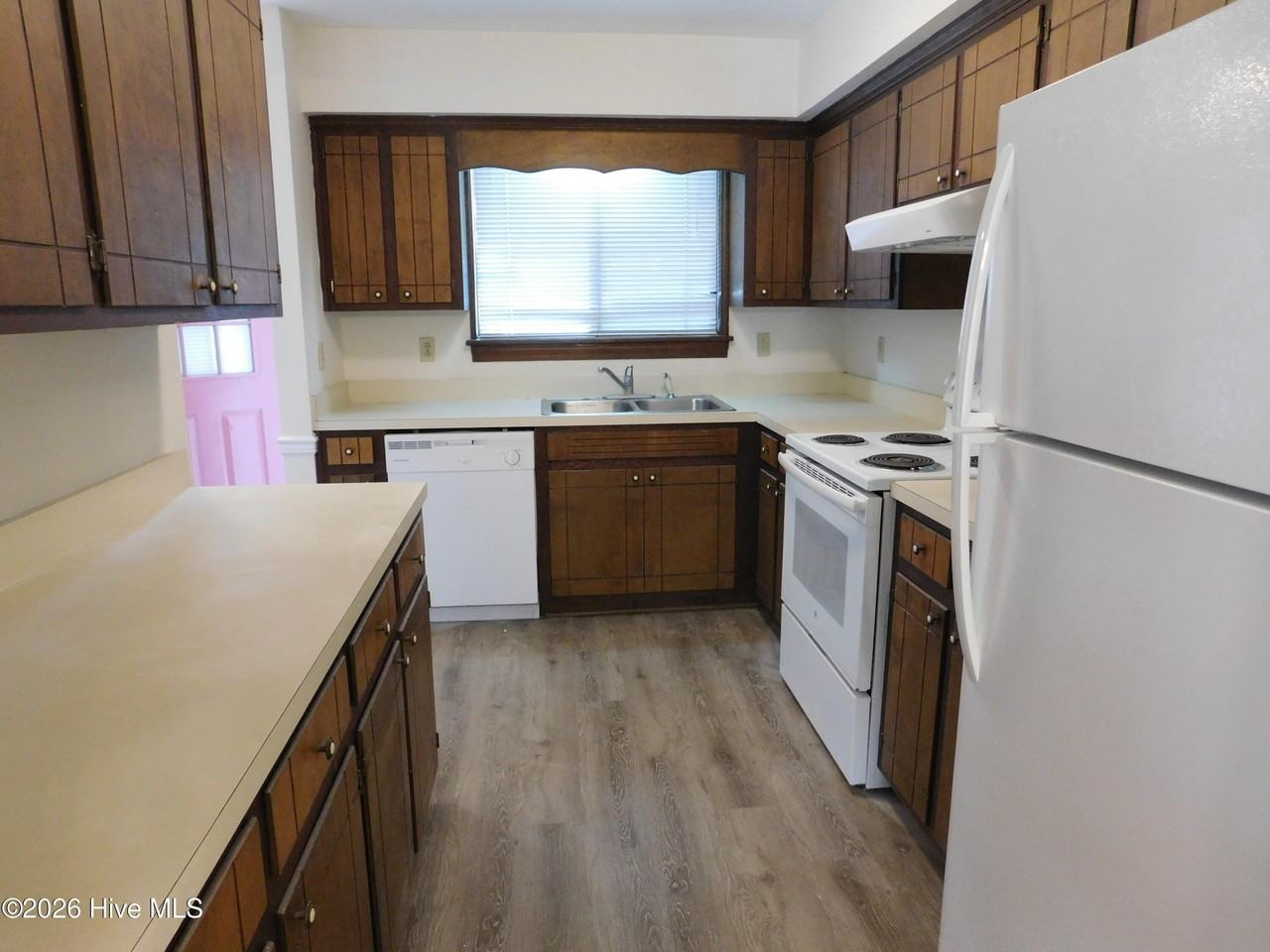 1507 College Way - Photo 4 of 21