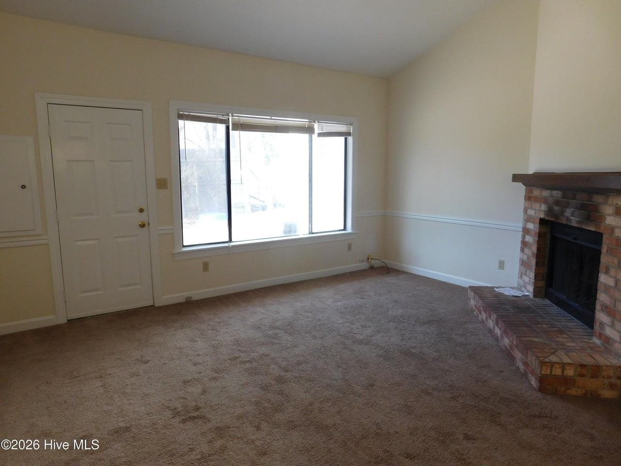 1507 College Way - Photo 6 of 21