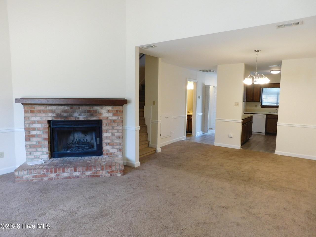 1507 College Way - Photo 7 of 21
