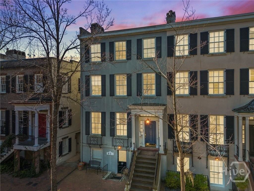 9 E Gordon St Apt 3 - Photo 2 of 45