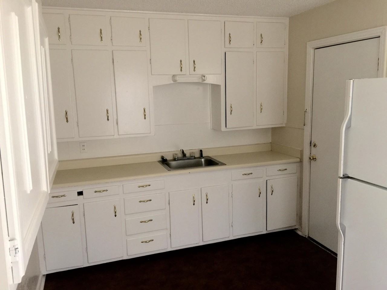 4607 32nd St - Photo 3 of 8