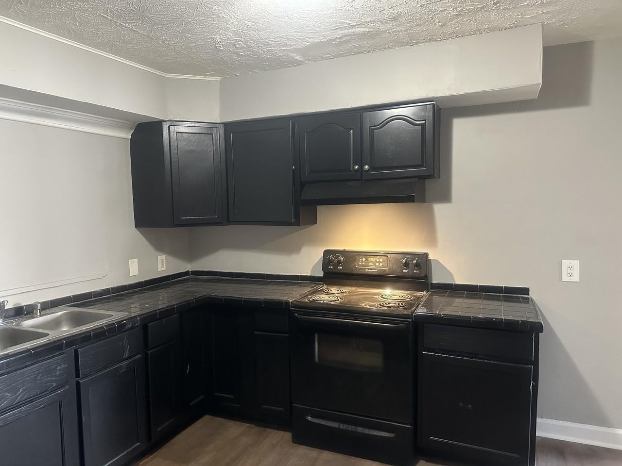 1105 Sparks Rd - Photo 2 of 13