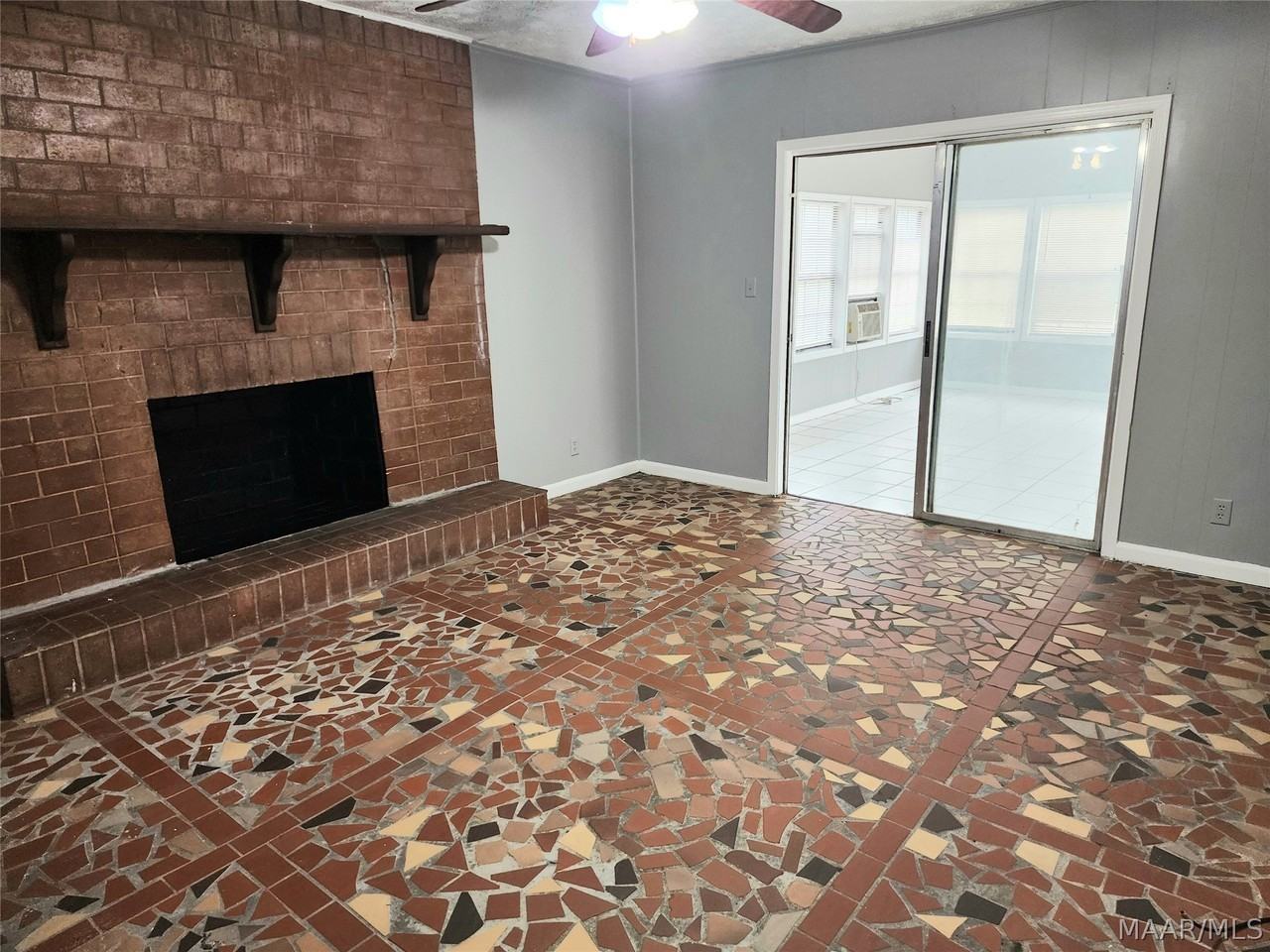 6105 Jennifer Ln - Photo 6 of 15