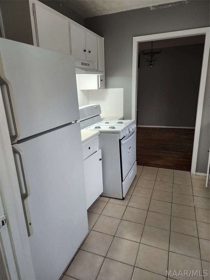 6105 Jennifer Ln - Photo 7 of 16