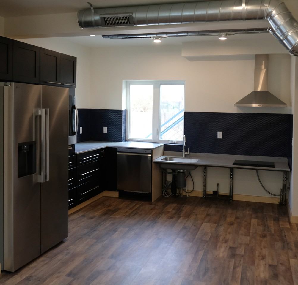 1029 W Pierpont Ave - Photo 2 of 14