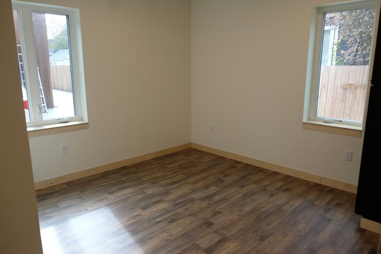 1029 W Pierpont Ave - Photo 5 of 14