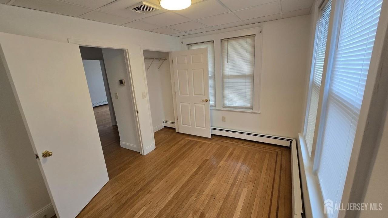 2304 Woodbridge Ave - Photo 6 of 7