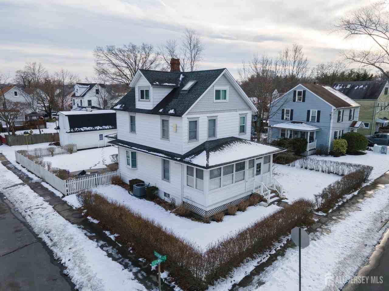 15 Sedgwick St - Photo 3 of 30