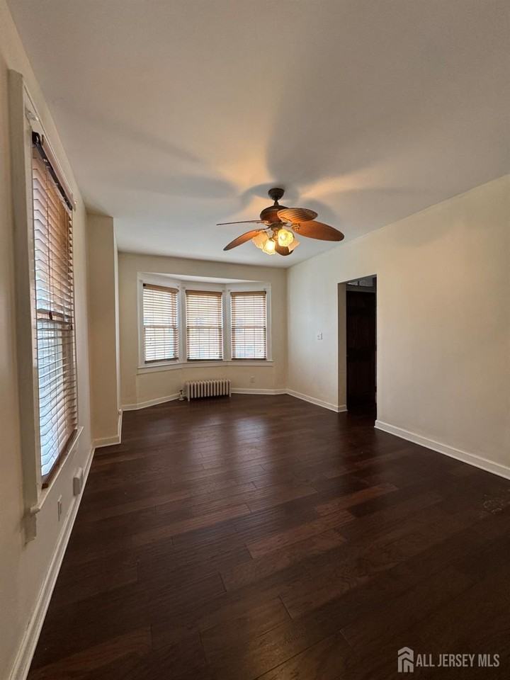 80 Commerce St - Photo 2 of 15