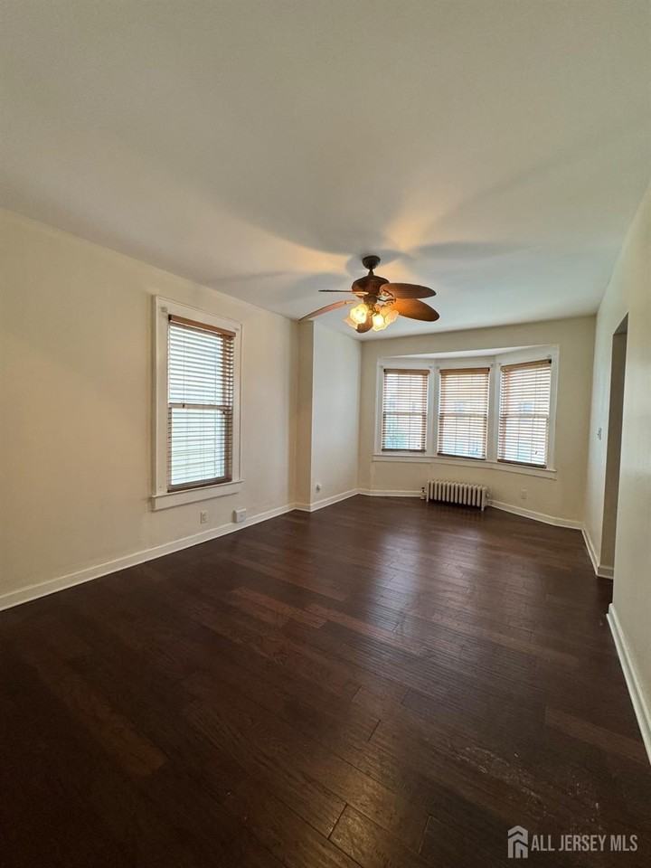 80 Commerce St - Photo 3 of 15